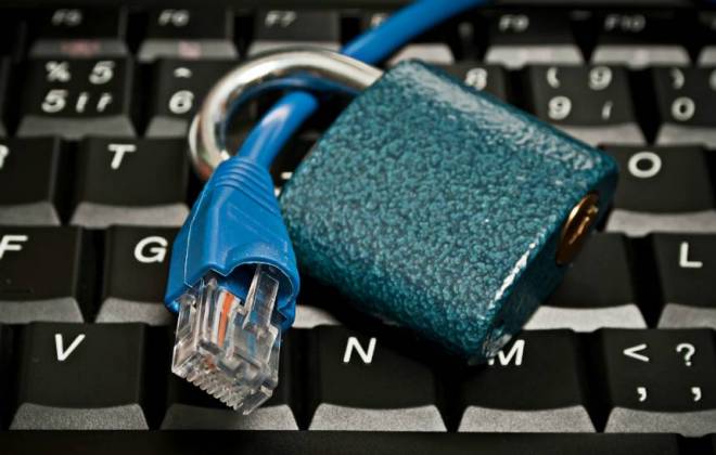 Turquia restringe internet após vazamento de esquema de controle da mídia.