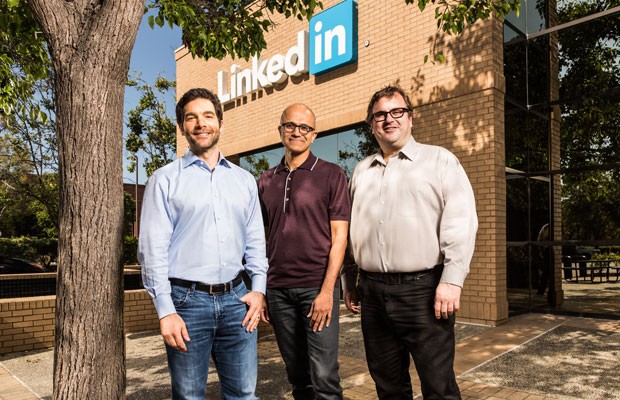 Microsoft compra a rede social LinkedIn por US$ 26,2 bilhões.